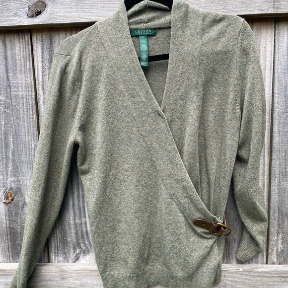 Ralph Lauren sweater with Brown Leather Closure Accent - Picture 1 of 9